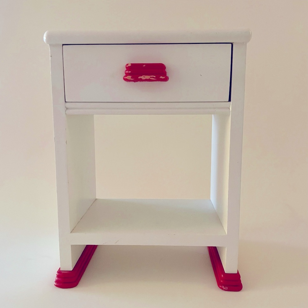 American Girl - Molly Side Table